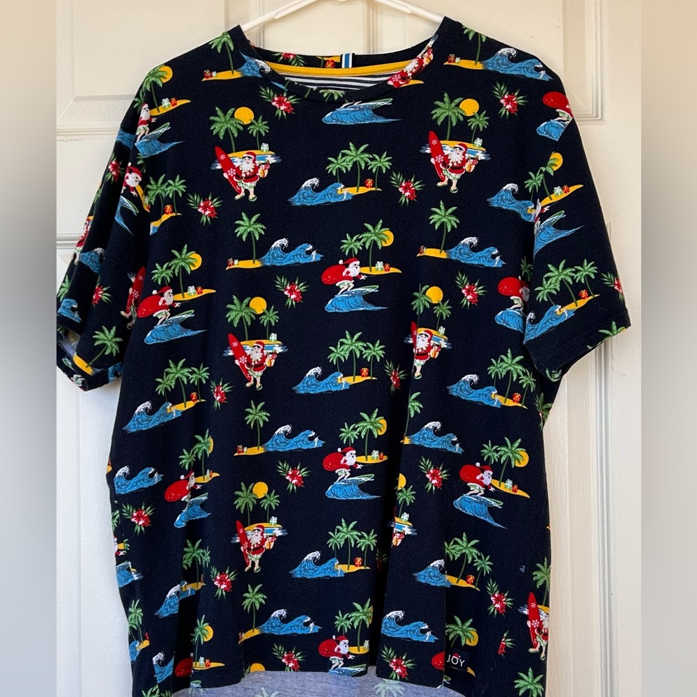 Denim & Flower Ricky Singh Men’s Surfing Santa Tee XL
